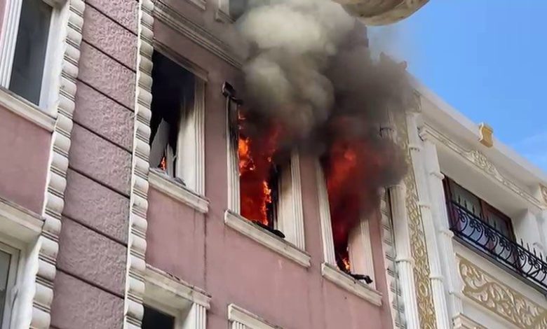 Fatih’te apartta çıkan yangında 2 kişi kurtarıldı 1 fatihte apartta cikan yanginda 2 kisi kurtarildi bd010042a4ef |