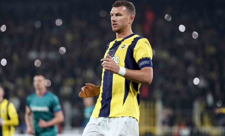 fenerbahce besiktas derbisinde gozler golculerde olacak 50b85bfedeb4 |