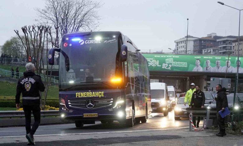 fenerbahce derbi icin stada geldi 33ffd40f0b10 |