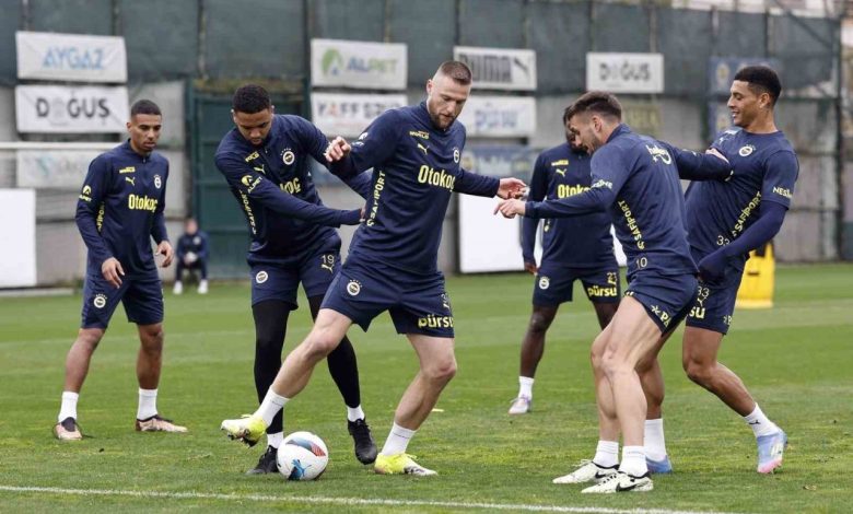 fenerbahce gaziantep fk macinin hazirliklarina devam etti 89b49c55a5bd |