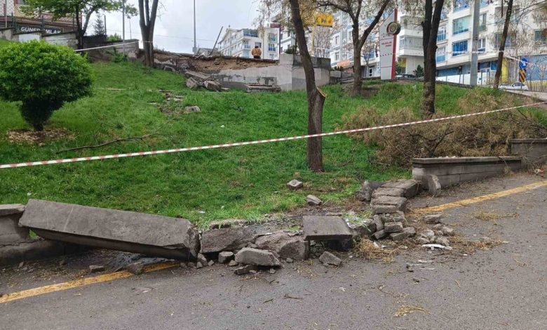 Fren sistemi arızalanan otobüsün parka daldığı anlar kamerada 1 fren sistemi arizalanan otobusun parka daldigi anlar kamerada 559259a450ae |