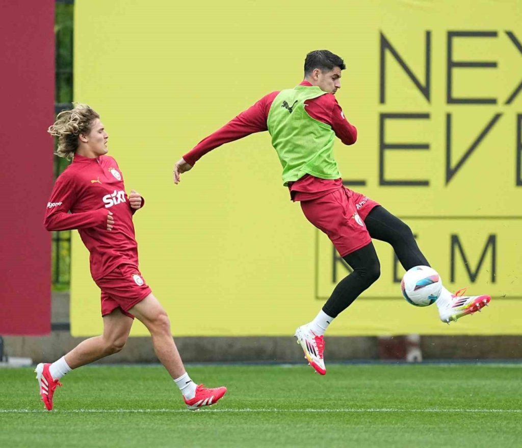 galatasaray eyupspor maci hazirliklarina basladi c57eb1d448a3 |