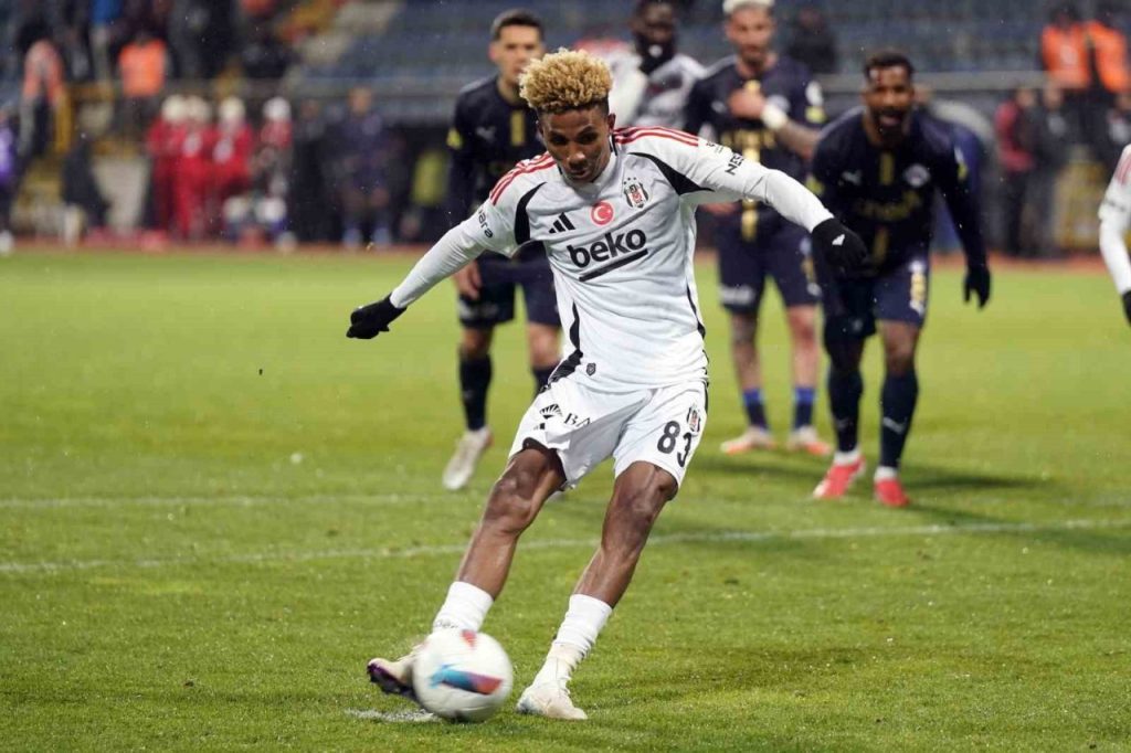 gedson fernandes bu sezon 10 golunu kasimpasaya atti c5c741f7f63f |
