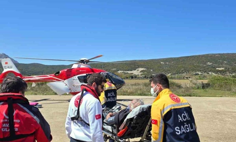 gokceadada kalp krizi geciren hasta ambulans helikopter ile canakkaleye getirildi c7883433103c |