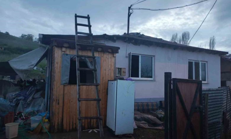 Gönen’de müstakil ev yangında kül oldu 1 gonende mustakil ev yanginda kul oldu cc1d6ca47ba1 |