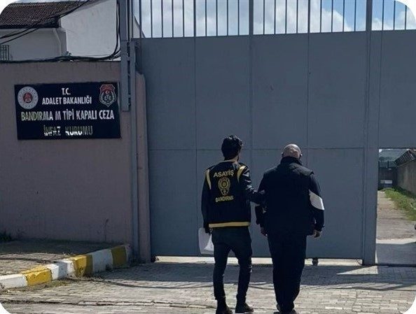 Hapis cezası bulunan 25 şahıs yakalandı 1 hapis cezasi bulunan 25 sahis yakalandi 8b882094c44f |
