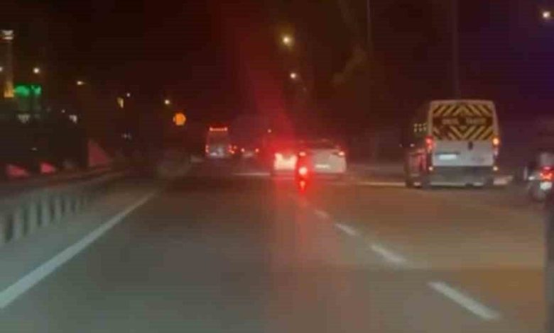 iki surucunun yol verme inadi kamerada 68e83b1e9ed0 |