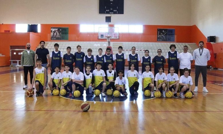 imren alacatispor basketbol takimi kurdu b5285738a47b |