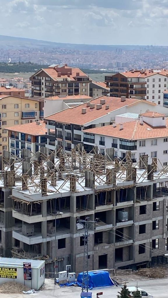 insaatta asansor bosluguna dusen isci agir yaralandi c4fa00ec7179 |