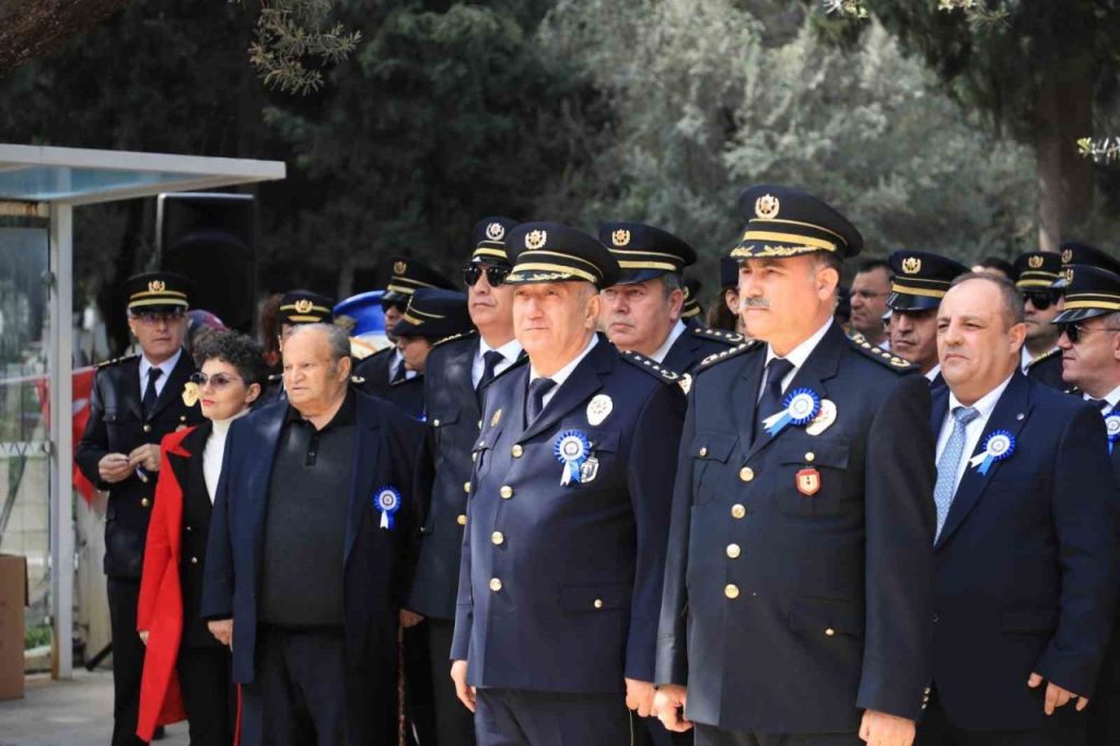 izmir emniyetinden sehitlik ziyareti ac1d920a9b8b |