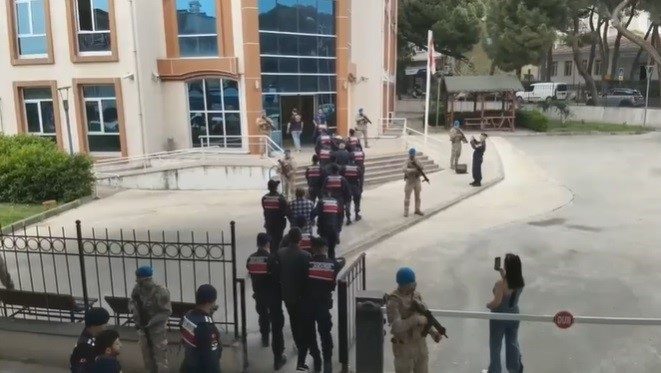 izmirde jandarmadan nefes kesen operasyon silahli suc orgutu cokertildi d9537283373e |