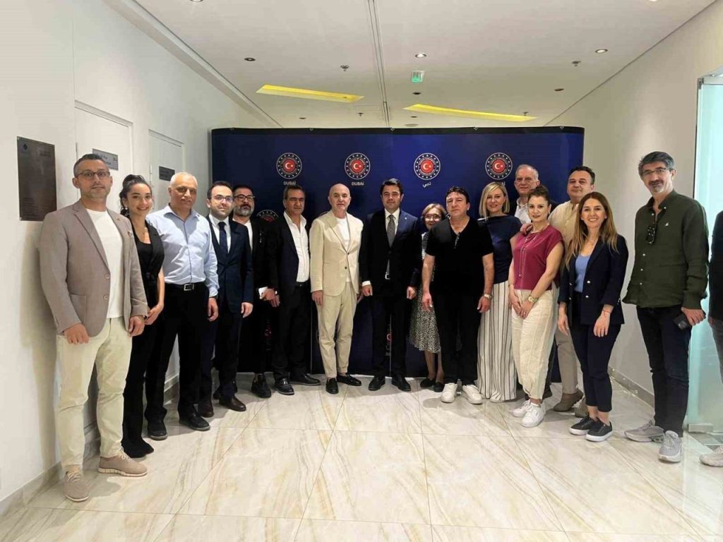 izmirli gelinlik damatlik ve abiyecilerin yeni hedefi dubai pazari 18b819da9acd |