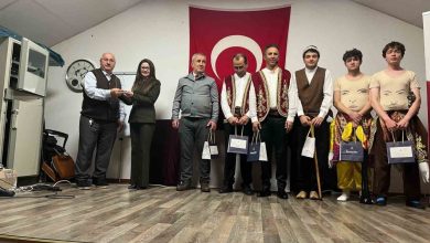 izmirli ogrenciler geleneksel oyunlari belcikada sahneledi 46c3a4eebb82 |