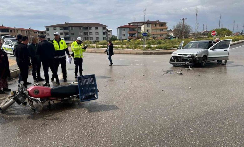 İznik’te otomobil ile motosiklet çarpıştı:1 yaralı 1 iznikte otomobil ile motosiklet carpisti1 yarali 8460034536f1 |