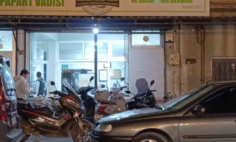 Kanlı kavgada bir kişi tutuklandı 1 kanli kavgada bir kisi tutuklandi c13b28e4db8d |
