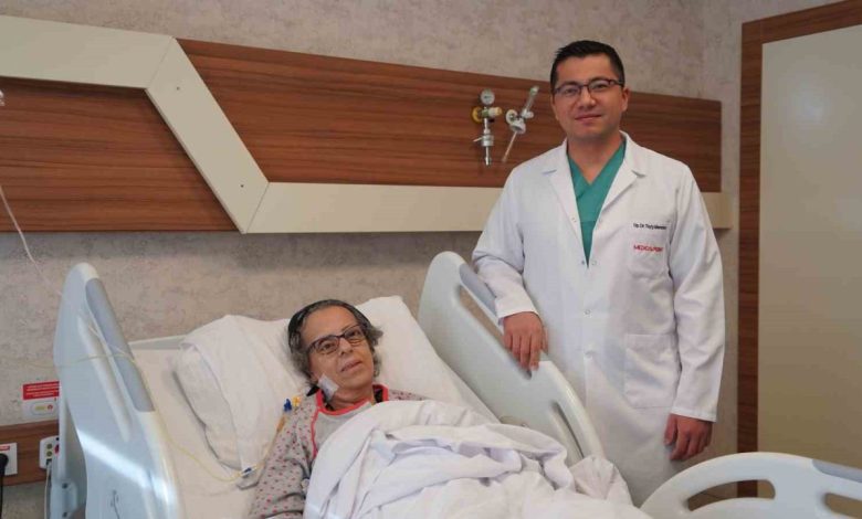 Karnındaki 23 santimetrelik kitle başarıyla çıkarıldı 1 karnindaki 23 santimetrelik kitle basariyla cikarildi aac854a4cc45 |