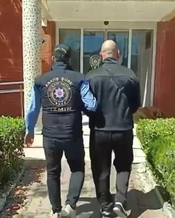 kesinlesmis 19 yil hapisle aranan hirsiz izmirde yakalandi 6af832577872 |