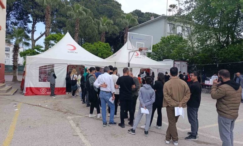 kizilaydan en fazla kan ulastiran 5 ogrenciye bisiklet kampanyasi uzun kuyruklar olustu e0d478373cdf |