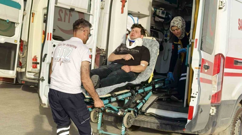 kontrolden cikan motosiklet onundeki otomobile carpti b3bcaa5a9171 |