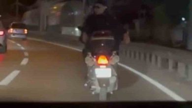 motosiklete ters bindi tehlikeli anlar kamerada 31594b4be1ce |