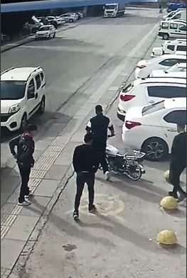 motosikleti saniyeler icerisinde calip kactilar o anlar kamerada 4883b227f43e |