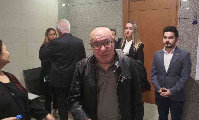 oyuncu ilyas salmana cumhurbaskanina alenen hakaret sucundan 11 ay 20 gun hapis cezasi 9adce5fabaf0 |