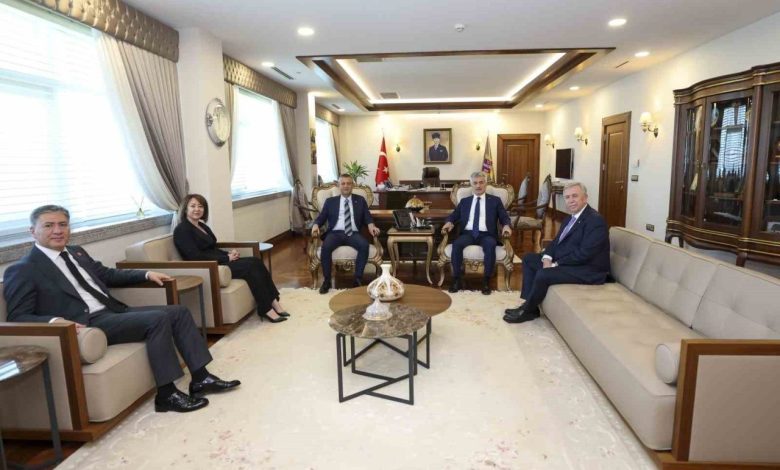 Özgür Özel: "Maliyeti hepimize. Şimdi bunun oluşturacağı diğer etkilerle, diğer maliyetlerle uğraşacağız" 1 ozgur ozel maliyeti hepimize simdi bunun olusturacagi diger etkilerle diger maliyetlerle ugrasacagiz c29f495e3413 |