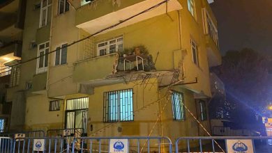 pendikte 5 katli binanin balkonu coktu daa552e566a7 |