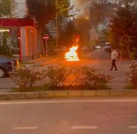 pendikte alev alan otomobil bomba gibi patladi 3e4ce374b074 |