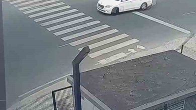 pendikte yaya gecidinde otomobilin altinda kalmaktan son anda kurtuldu o anlar kamerada 4e885cc37498 |
