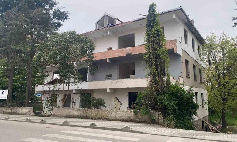 sancaktepede park halindeki aracta bir kisi olu bulundu a19c623efd4a |