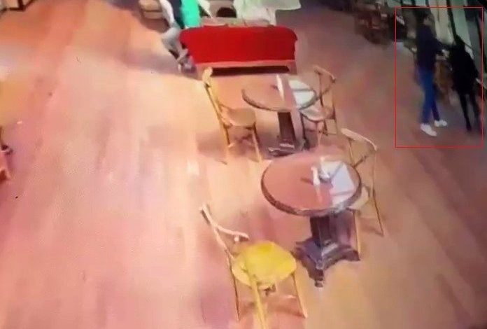 Sosyal medya fenomeni Danla Biliç’i eski sevgilisinin darp ettiği anlar kamerada 1 sosyal medya fenomeni danla bilici eski sevgilisinin darp ettigi anlar kamerada bdbcdf2ea085 |