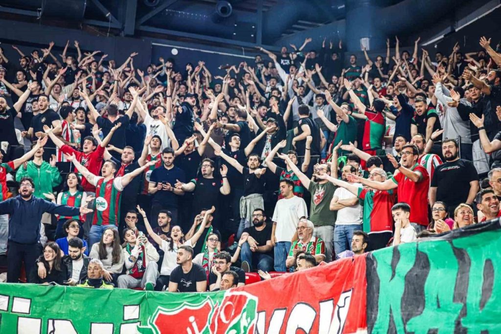 tbfden karsiyaka basketbola 260 bin tl para cezasi ef9ef1915bc2 |