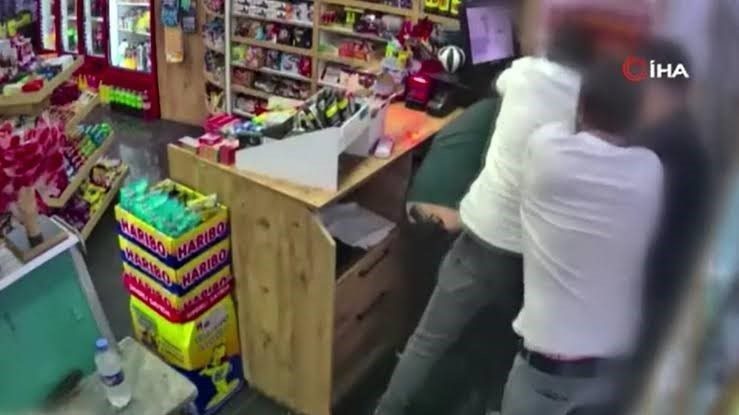 tekel bayii cinayeti davasinda 4 saniga 2ser kez muebbet hapis 607061b3adb1 |