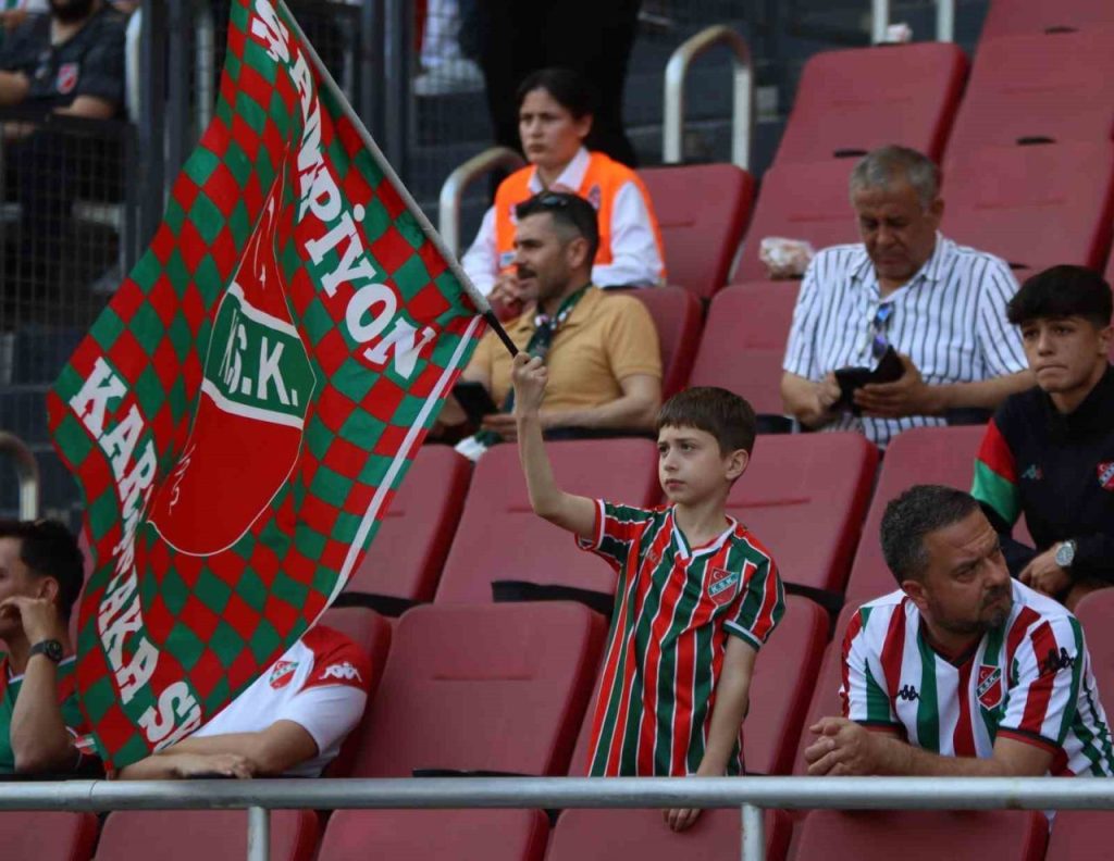 tff 3 lig karsiyaka 2 bursaspor 0 f505ef95e1a9 |