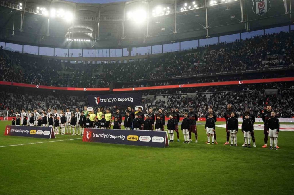 trendyol super lig besiktas 0 atakas hatayspor 0 mac devam ediyor 9eacf19db4c7 |