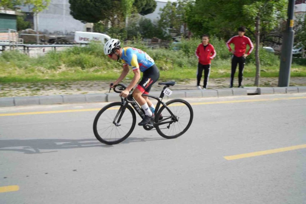 turkiye bisiklet federasyonu turkiye kupasi 3 etap yol yarislari edremitte basladi 8943d25b4750 |