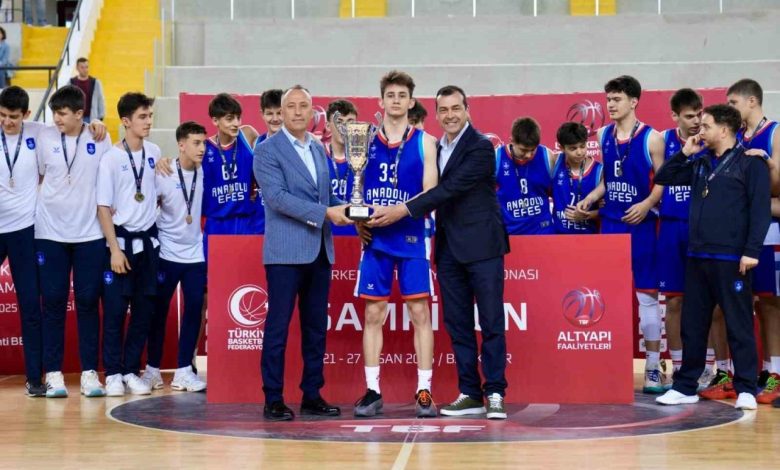 U14 Erkekler Basketbol Türkiye Şampiyonası tamamlandı 1 u14 erkekler basketbol turkiye sampiyonasi tamamlandi 37802f432a17 |