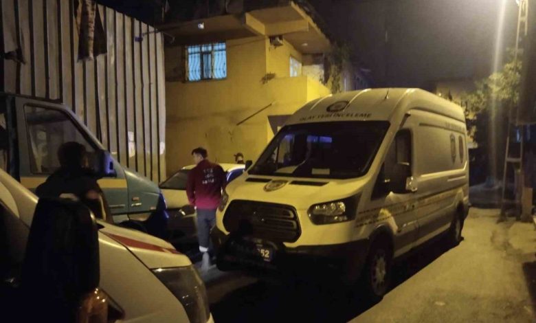 Ümraniye’de bir kadın silahla başından vurulmuş halde bulundu 1 umraniyede bir kadin silahla basindan vurulmus halde bulundu 74fd3193bbd1 |