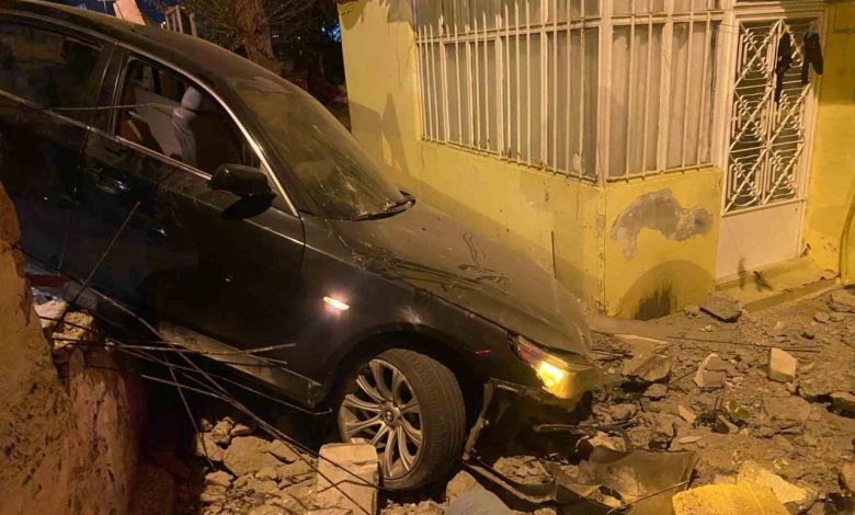 Üsküdar’da otomobil evin bahçesine uçtu, sürücü kaçtı 1 uskudarda otomobil evin bahcesine uctu surucu kacti 536fd87b9511 |