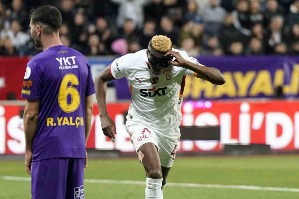 victor osimhen en golcu sezonunu tekrarladi f93fa78407c6 |