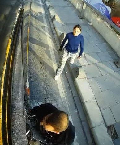 yol vermedigi gerekcesiyle iett otobusune saldirip camini kirdilar o anlar kamerada 19ca0ce73f2a |