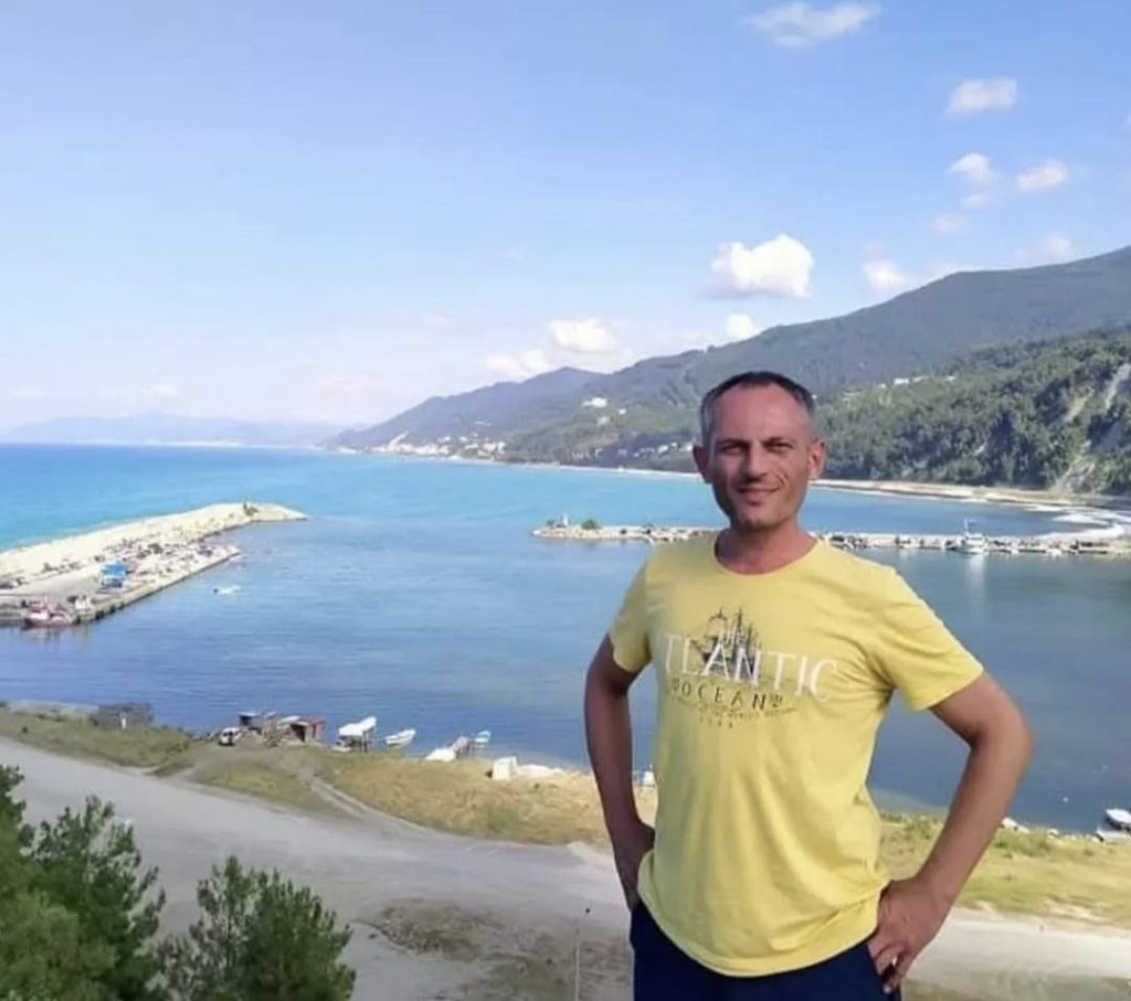 yumruk atip yere dusurdukleri kisiye ates actilar 1 olu c414efad278e |