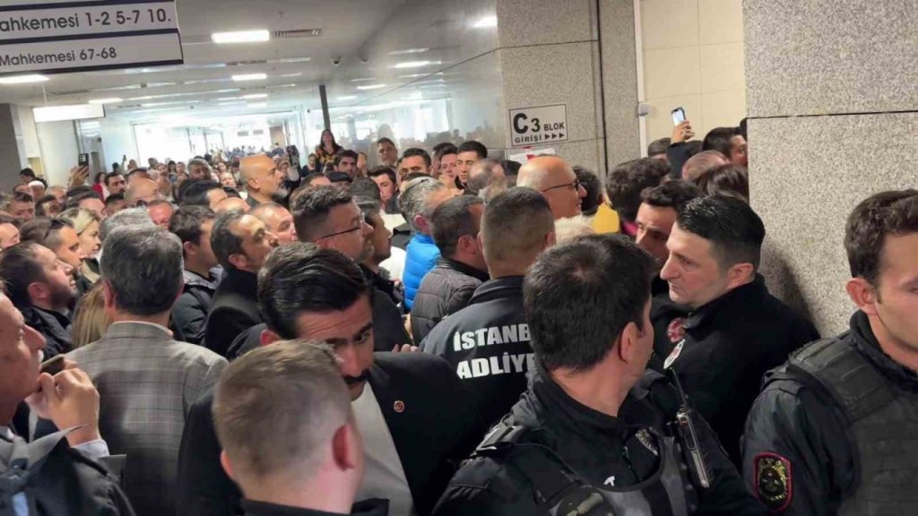 zafer partisi genel baskani umit ozdag cumhurbaskanina hakaret sucundan hakim karsisinda b7f7ba729a63 |