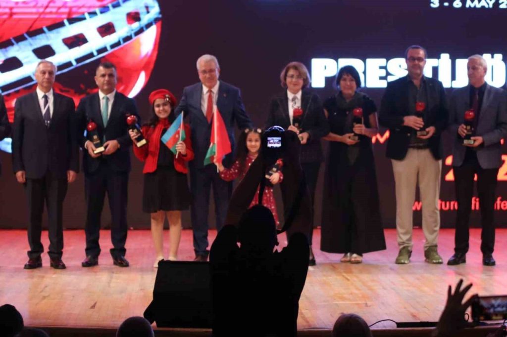 2 turan film festivalinde oduller sahiplerini buldu c0e5ee607925 |