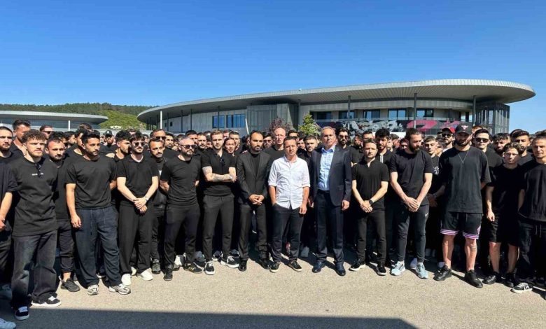 3. Lig futbolcularından, ’yaş sınırı’ kuralına tepki! 1 3 lig futbolcularindan yas siniri kuralina tepki bb20fb437219 |
