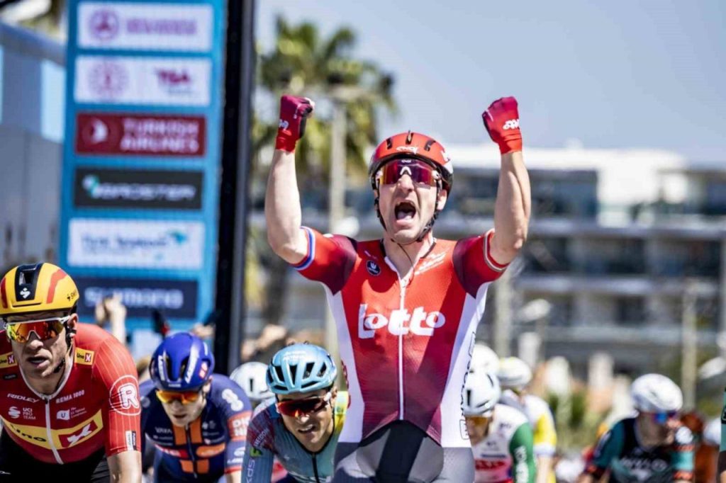 60 cumhurbaskanligi turkiye bisiklet turunda selcuk cesme etabini elia viviani kazandi f8358e7f25a9 |