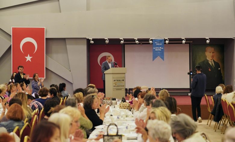 Başkan Mesut Ergin, Mahalleevleri çatısı altındaki kadınlarla buluştu 1 BASKAN MESUT ERGIN MAHALLEEVLERI CATISI ALTINDAKI KADINLARLA BULUSTU. 7 |