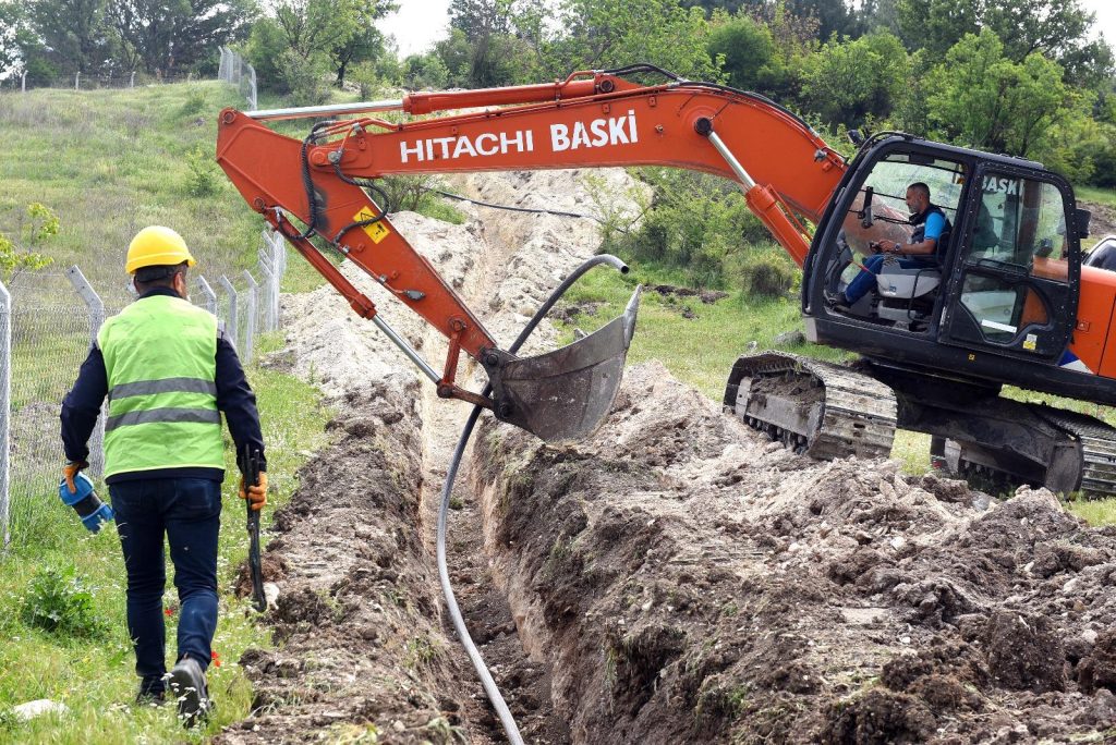 Baskan Akindan Macarlar Mahallesine onemli hizmet 3 |