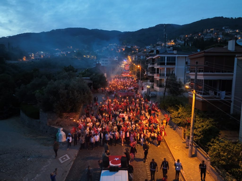 EDREMITTE 19 MAYIS COSKUSU 4 |